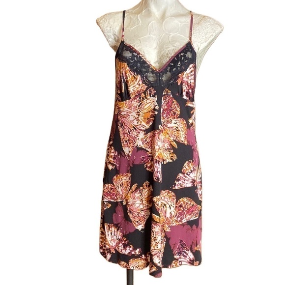 Linea Donatella Butterfly Print Nightgown Lingerie size Small - Picture 1 of 11